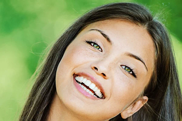 aesthetics and comfort of All on 4 implants
